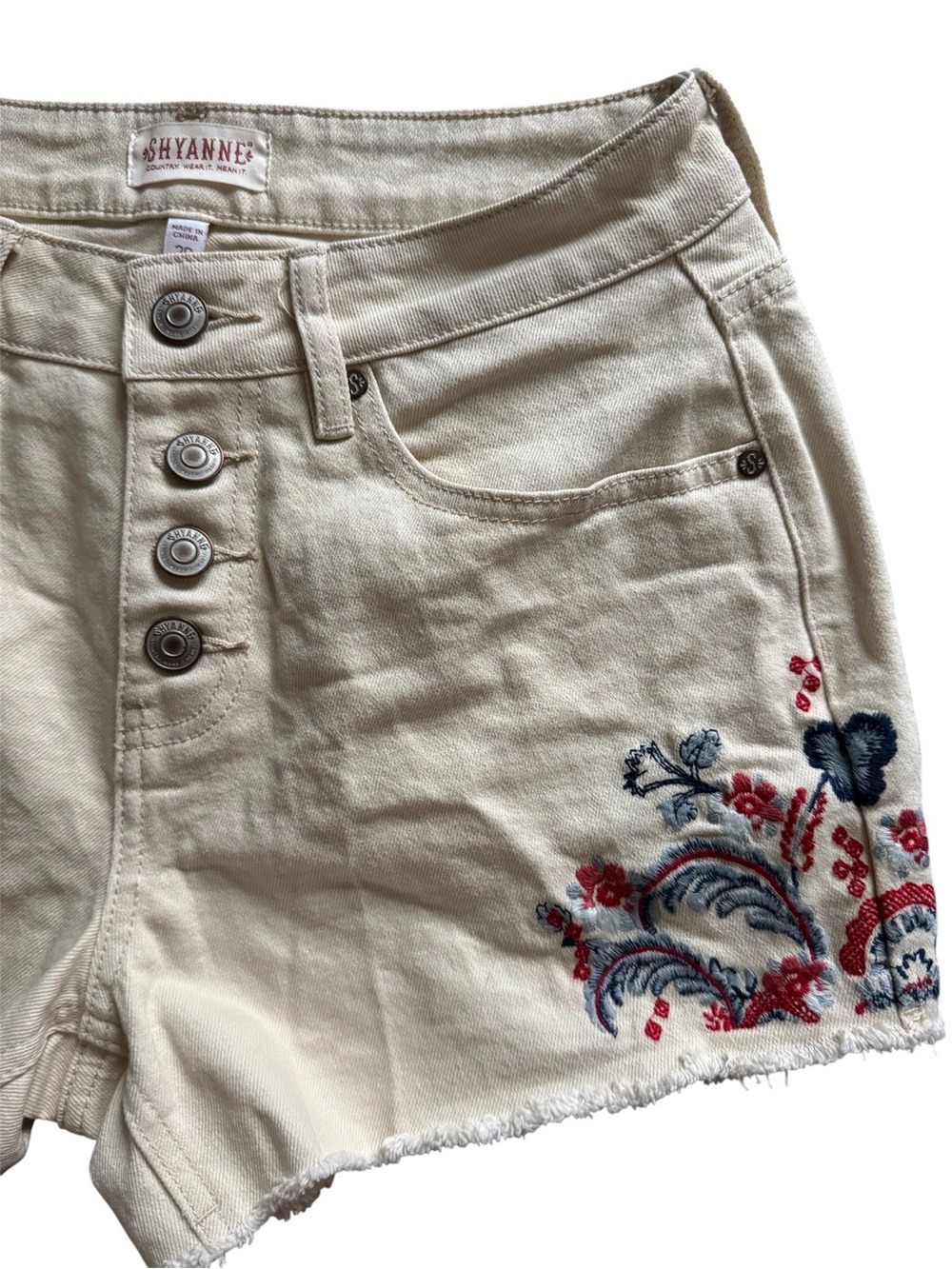 Shyanne White Embroidered Western Shorts – Size 29 Boho Festival - Picture 5 of 11